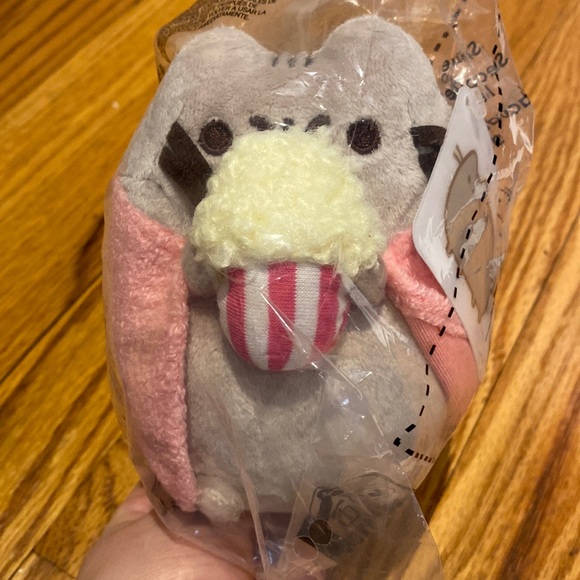 Pusheen CULTUREFLY Plush - Picture 1 of 6